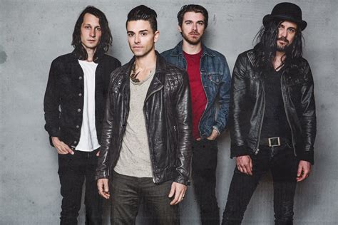 Dashboard Confessional .